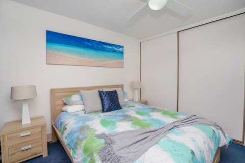 Beachside Views With Pool & Netflix - Hotel Accommodation 5