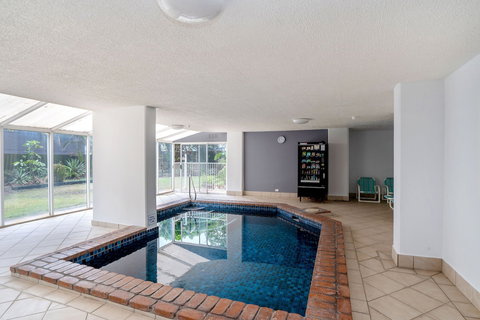 Beachside Views With Pool & Netflix - Hotel Accommodation 1