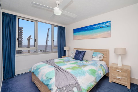 Beachside Views With Pool & Netflix - Hotel Accommodation 4