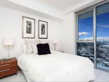 Panoramic Views At Sub Penthouse Apt - Hotel Accommodation 1