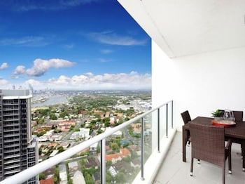 Panoramic Views At Sub Penthouse Apt - Hotel Accommodation 4