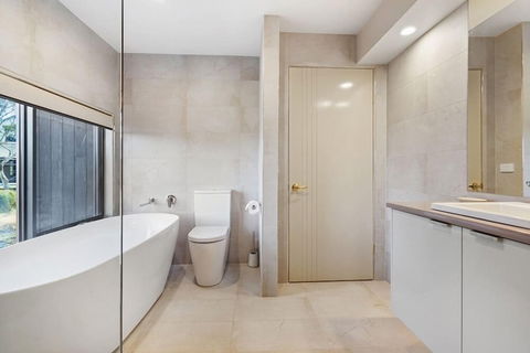 Black Out - Hotel Accommodation 0