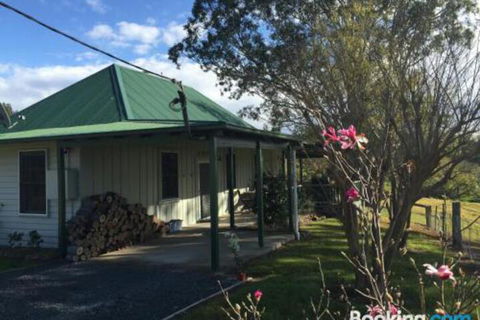 Old Schoolmasters Cottage On The Barrington River - Hotel Accommodation 0