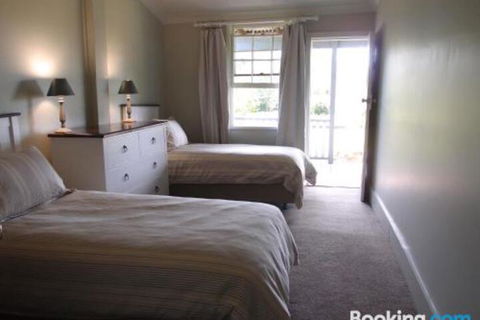 Old Schoolmasters Cottage On The Barrington River - Hotel Accommodation 6