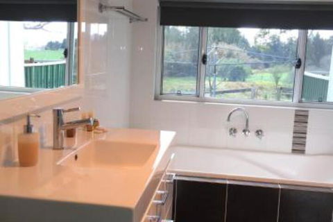 Old Schoolmasters Cottage On The Barrington River - Hotel Accommodation 4