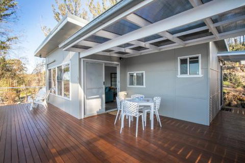 Home On The Water 21 Evans St. Lake Conjola - Hotel Accommodation 6