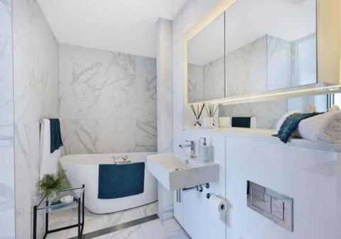 Stylish Penthouse With Views & Jacuzzi - Hotel Accommodation 3