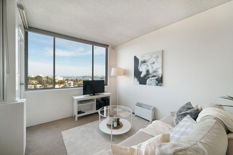 Bright And Sunny Studio Apartment - Hotel Accommodation 2