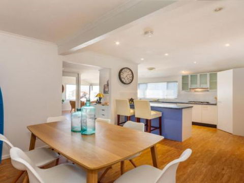 Dog Lovers Retreat Beachmere - Hotel Accommodation 5