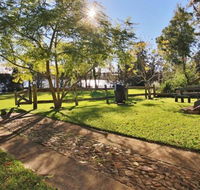 The Lake House at Erowal Bay 4pm Check Out Sundays - Hotel Accommodation