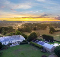 Wembley House Southern Highlands with 4pm Check Out Sunday - Hotel Accommodation