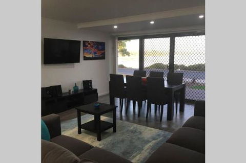 Almonta Apartments On The Water Front - Hotel Accommodation 2