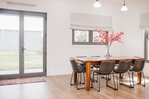 Dimby Cottage Beautifully Restored Heritage Home - Hotel Accommodation 1