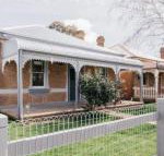 Dimby Cottage Beautifully Restored Heritage Home - Hotel Accommodation