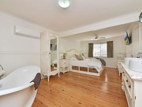 Olive Grove Villa 3 Suite With Large Bath - Hotel Accommodation 2
