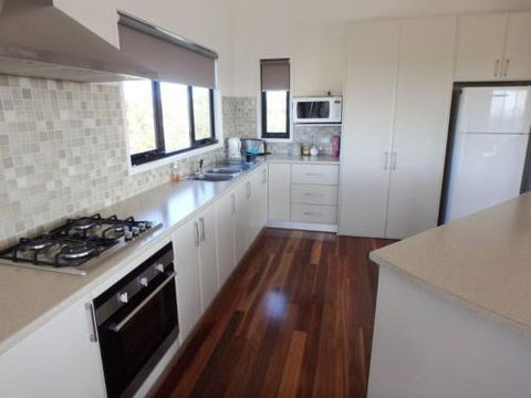 37 Oceanview Parade Sandy Point - Hotel Accommodation 3