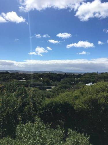 37 Oceanview Parade Sandy Point - Hotel Accommodation 2
