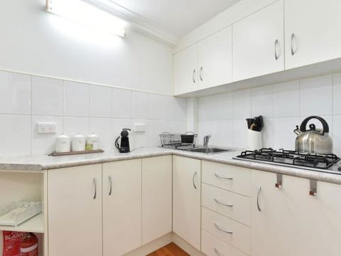 Olive Grove Studio 1 - Hotel Accommodation 5