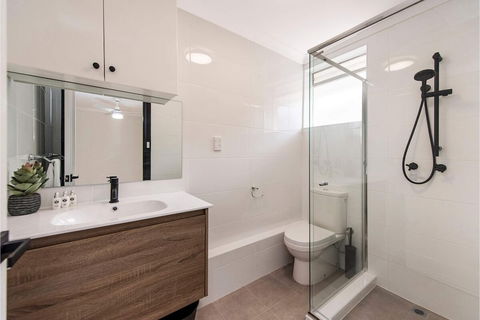 Peaceful South Perth Home Near Perth Center - Hotel Accommodation 2