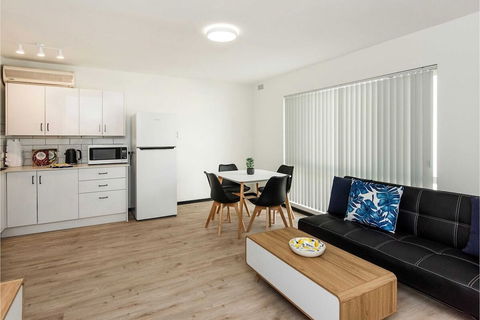 Modern 1 Bedroom Apartment Near The River And The City - Hotel Accommodation 5