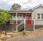 Vintage Charm on St. Leonards - Hotel Accommodation