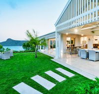 Whitehaven Luxury 5 Bedroom 5 Bathroom House Ocean View With 2 Golf Bu - Hotel Accommodation