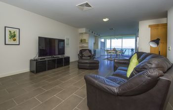 1 Bright Point Apartment 5501 - Hotel Accommodation 0