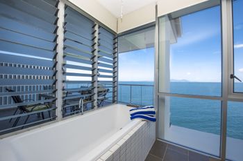 1 Bright Point Apartment 5501 - Hotel Accommodation 5