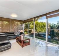 Spacious 4 Bedroom House The Hill - Hotel Accommodation