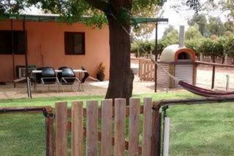 The Pickers Hut - Hotel Accommodation 5