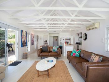 Conjola Park NSW Hotel Accommodation