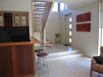 Holiday Makers - Hotel Accommodation 3