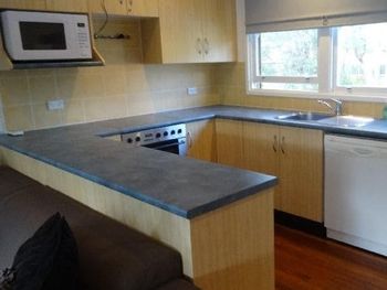 Lakeside Getaway - Hotel Accommodation 1