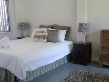 Lakeside Getaway - Hotel Accommodation 6