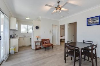 Renovated Apartment With Pool - Hotel Accommodation 0