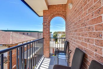 Renovated Apartment With Pool - Hotel Accommodation 6
