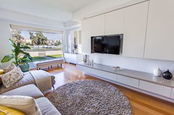 Serene Marinafront 3BR Retreat - Hotel Accommodation 0