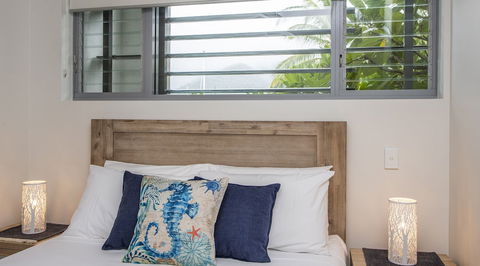 Magnetic Blue Waterfront Apartments - Hotel Accommodation 3