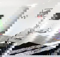 Brand New Home - 10min to Beach  Torquay - Hotel Accommodation