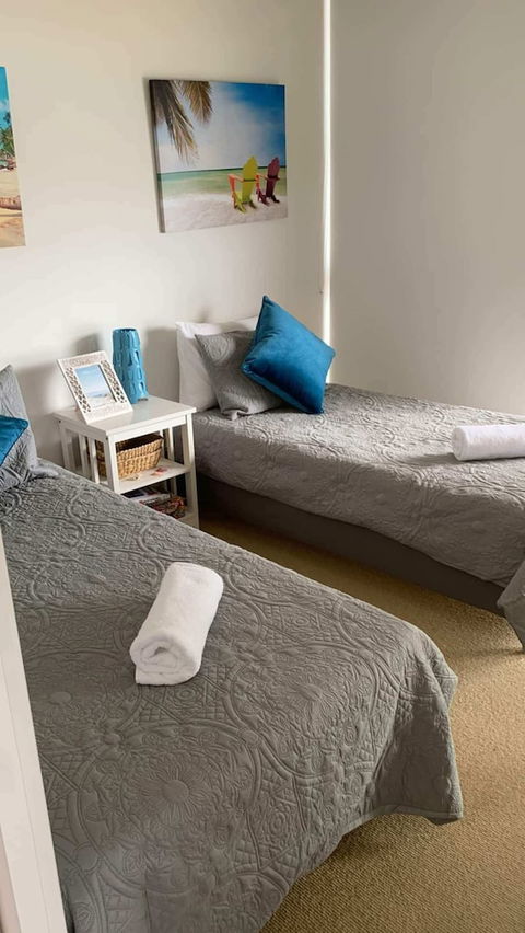 Absolute Beachfront With Views 2BR Apt - Hotel Accommodation 5