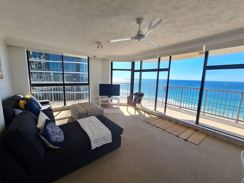 Absolute Beachfront With Views 2BR Apt - Hotel Accommodation 4