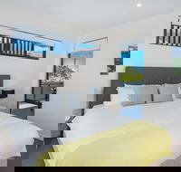 Round About Bulimba - Hotel Accommodation