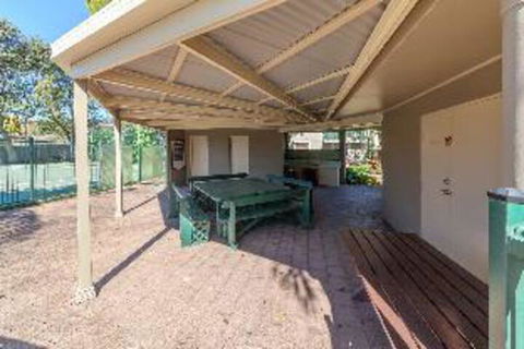 2 Bedroom Apartment Carindale - Hotel Accommodation 3