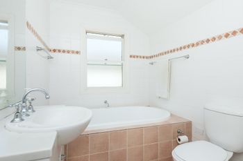 SYDNEY FAMILY HOME WITH POOL H344 - Hotel Accommodation 1