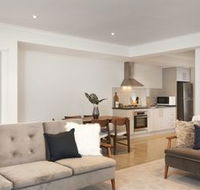 Sleek  Spacious Flat - Hotel Accommodation