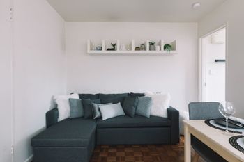 Cosy Melbourne Apartment Close To CBD - Hotel Accommodation 1