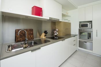 Blue On Blue Apartment 811 - Hotel Accommodation 1