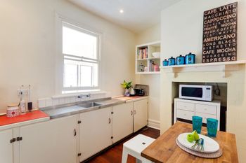 Cottesloe Sunnyside Cottage - Hotel Accommodation 5