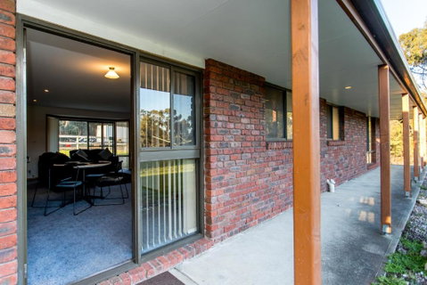 Acton Park Holiday Units - Hotel Accommodation 2