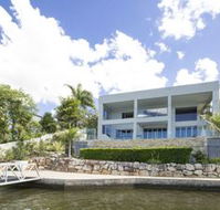 Gold Coast Luxury Waterfront House - Hotel Accommodation
